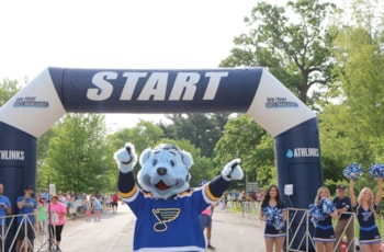 STL Blues mascot, Louie, at the Starting line of Girls on the Run 5K 